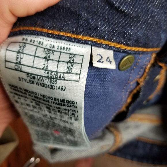 VTG Guess High Waist Distressed Denim Jean Short - Picture 5 of 5